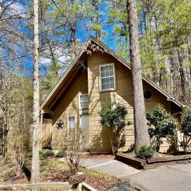 Beary Charming Hottub Great Location 4 Miles to Gatlinburg, hotel in Gatlinburg