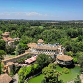 Belambra Clubs L'Isle Sur La Sorgue - Domaine De Mousquety, hotel v destinaci LʼIsle-sur-la-Sorgue