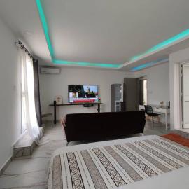 Residence Studio grâce, hotel u gradu Abidžan