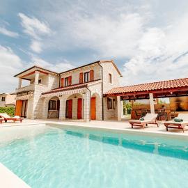 Villa Begonia mit privatem Saltwater Pool