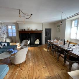 Chalet / Maison Bourgeoise entièrement rénovée, готель у місті Vignec