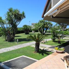 Villa Sara B&B, hotel in Civitavecchia