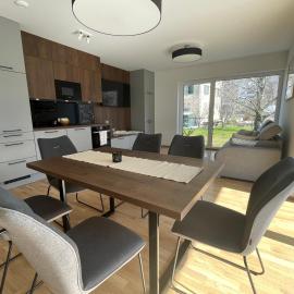 Luxury - Apartment mit Balkon in Seenähe, hotel in Gmunden
