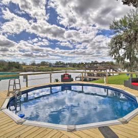 Waterfront San Jacinto River Home w/ Boat Slip!