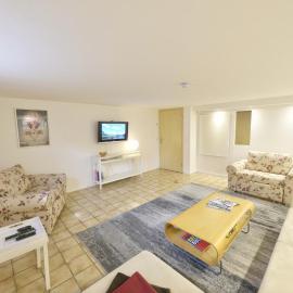 2 Zimmer I Küche I Waschmaschine I SmartTV I Klima I Parkplatz I 3 Bed I Garden I WLan, hotel di Tacherting