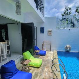 Breezes Villa, Hotel in Ngingas