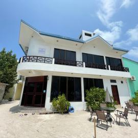 Beach Walk Villa Maldives, hotel a Gulhi