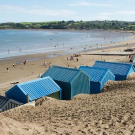 Penmorfa - Sublime Abersoch retreat with roof terrace, 80m from beach, great for surfing