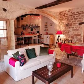 La Maison d’Helene & Antoine à Bonnieux XII siècle, hotel a Bonnieux