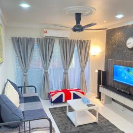 Spanish Villa homestay، فندق في سيناوانغ