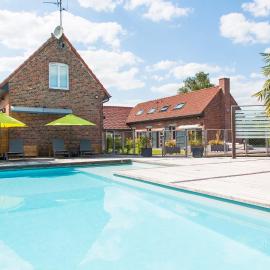 Gîtes de la Vesée, hotel in La Chapelle dʼArmentières