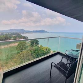 Delmare Beachfront Bangsaray Premium Condominium, hotel in Bang Sare