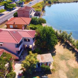 Dubravka, hotel u gradu Dinjiška