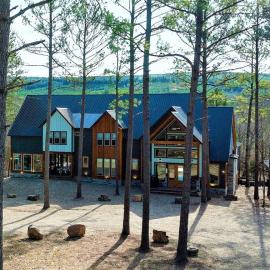 Castle Black, hotell i Broken Bow