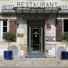 Logis Hôtel Deshors-Foujanet, khách sạn ở Chamboulive