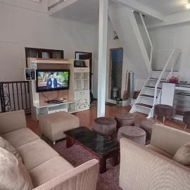 DIENG GHUZY HOUSE syariah family room 3 kamar, hotel in Wonosobo