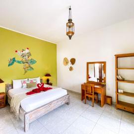 Enak Bungalow, hotel i Amed