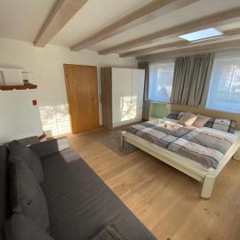 Gästezimmer Kirchdorf, hotel a Unteropfingen