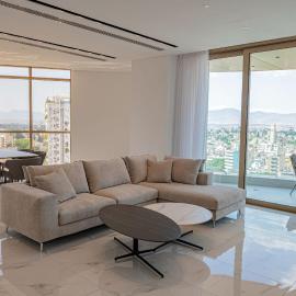 360 Nicosia - Luxury Apartment Panoramic View, hotel u gradu 'Nicosia'