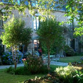 La Demeure du Collectionneur, hotel in Quintin