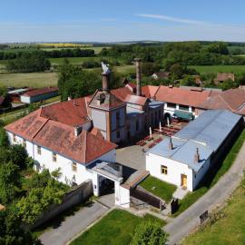 Pivovarský hotel, khách sạn ở Dalešice