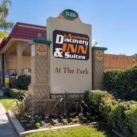 Anaheim Discovery Inn and Suites
