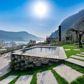 Villa Vittoria with private heated pool & shared sauna - Bellagio Village Residence, hotel in Oliveto Lario