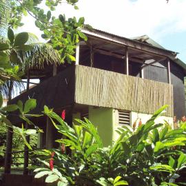 Riversideview House, hotel a Calibishie