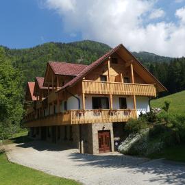 Turistična Kmetija Zgornji Zavratnik, hotel em Luče