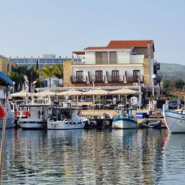 Y & P LATCHI HOTEL, hotell i Lachi