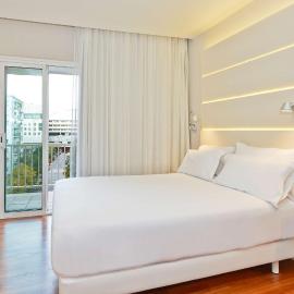 NH Barcelona Les Corts: Barselona'da bir otel