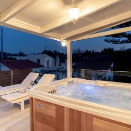 Cozy Secret Home with Jetted Tub