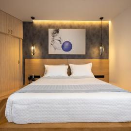 Triple A - Prime Location - Between Monastiraki & Syntagma Square-FREE Parking!, hotel en Atenas
