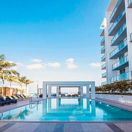 Sleek 2BD 2BA Condo In Miami Design District, hotel in Miami