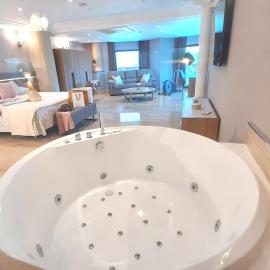 Hotel Nueva Plaza, hotel sa Maliaño