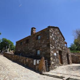 Casas de Xisto, Branda da Aveleira – hotel w mieście Melgaço