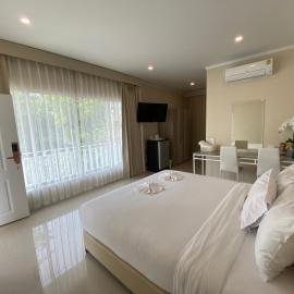 Siri Ville Hotel, ξενοδοχείο σε Si Sa Ket