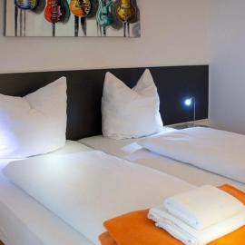H&H Studio-Apartments im Zentrum jedes Apartment mit Küchenzeilen - 24h Check In, hotel u gradu Grajfsvald
