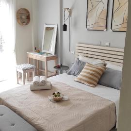 Boho Studios Liapades - Near restaurants, bus and beaches, Hotel in Liapades