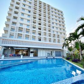 Okinawa Hinode Resort and Hot Spring Hotel، فندق في ناها