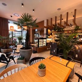 Na Vasi restavracija in prenočišča, Hotel in Škofja Loka