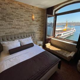 Weingart Seaside Hotel