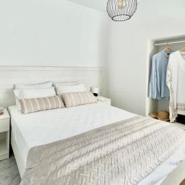 Sunny Apt at Regina Apartments
