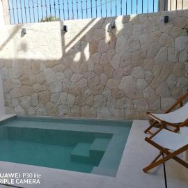 Ermitans, hotel a Petra
