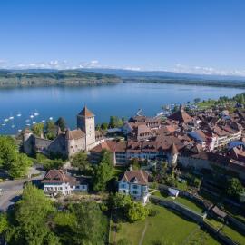 Appartement de 3 pièces, dans la maison familial à Morat-Murten, Fribourg-CH, hotel en Murten