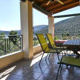 Pavlos' cottage with beach view