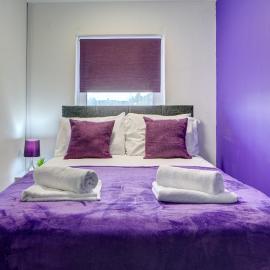 3-bed House, sleeps 8, Next to Park
