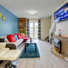 3-bed House, sleeps 8, Next to Park