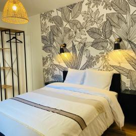 Appartement 2 chambres avec terrasse vue sur jardin arboré, khách sạn ở Pontarlier