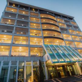 Winners Hotel, מלון בגנגנאונג